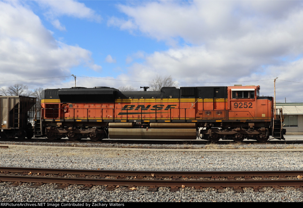 BNSF 9252